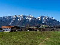 Blick nahe Inzell zu Rauschberg und Inzeller Kienberg Kamm